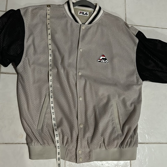 Men’s Fila jacket L machine wash hang drylike new - Picture 11 of 11